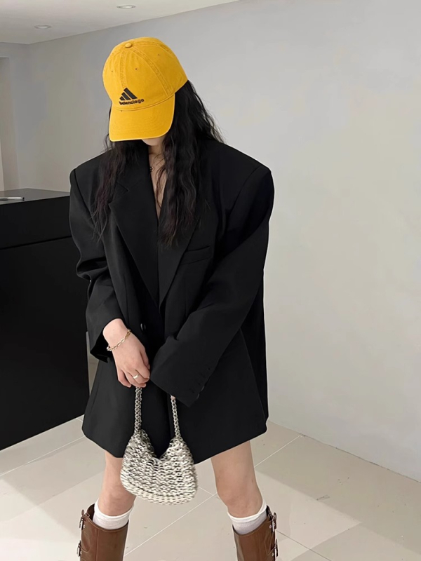 Ženski oversize blejzer s velikim ramenim jastučićima, srednja duljina, sakoi vrat, dvostruko kopčanje