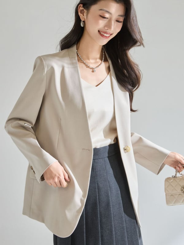 Blazer – labav kroj, bez ovratnika, jedno dugme, viskoza, elegantan uredski stil