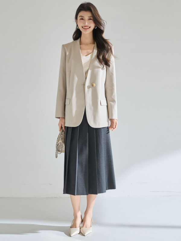 Blazer – labav kroj, bez ovratnika, jedno dugme, viskoza, elegantan uredski stil