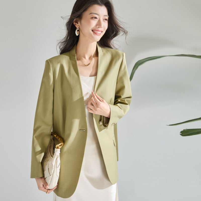 Blazer – labav kroj, bez ovratnika, jedno dugme, viskoza, elegantan uredski stil