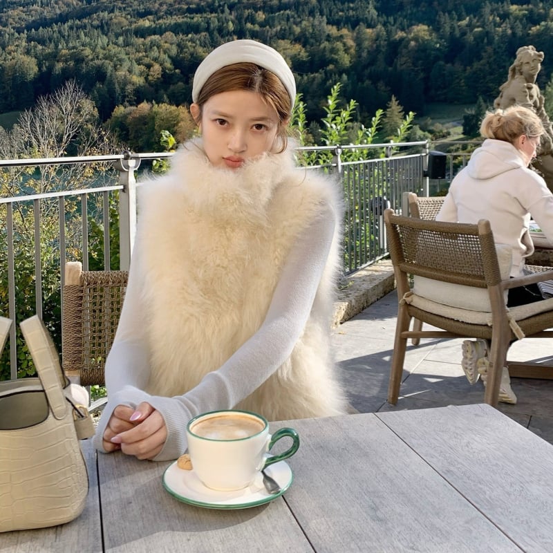Chanel stil bezrukavnog prsluka, kratka duljina, polu-visoki ovratnik, poliester tkanina