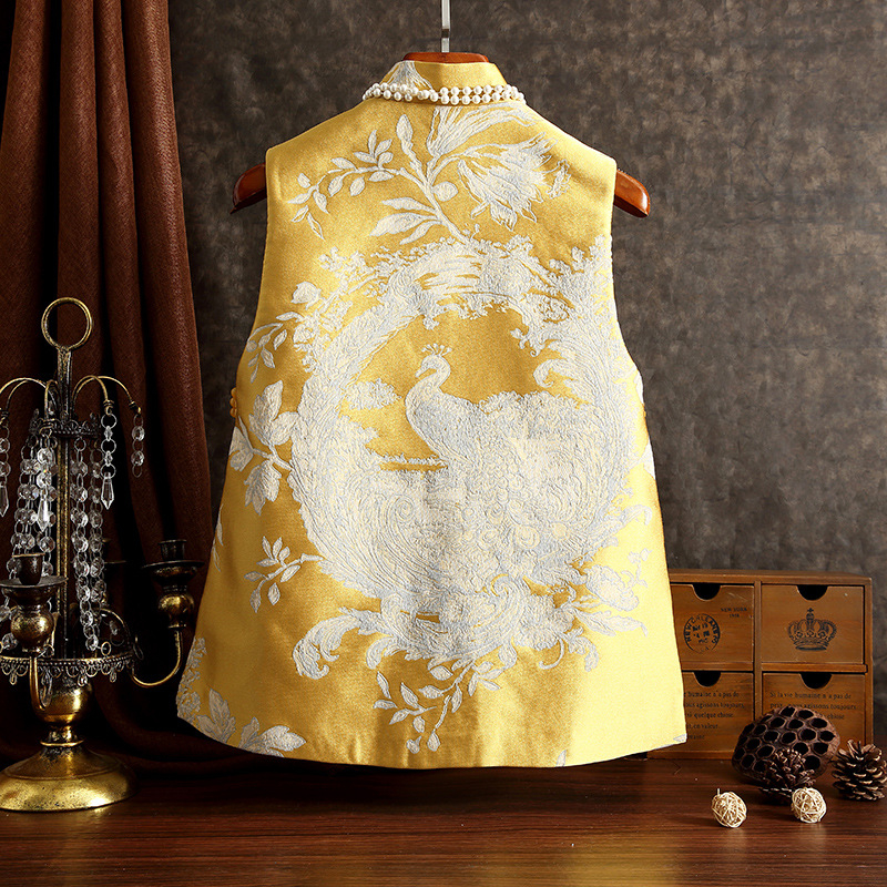 Vesta u kineskom stilu s jacquard izvezom, stojeći ovratnik, slobodan kroj, poliester tkanina, duljina 50–65 cm