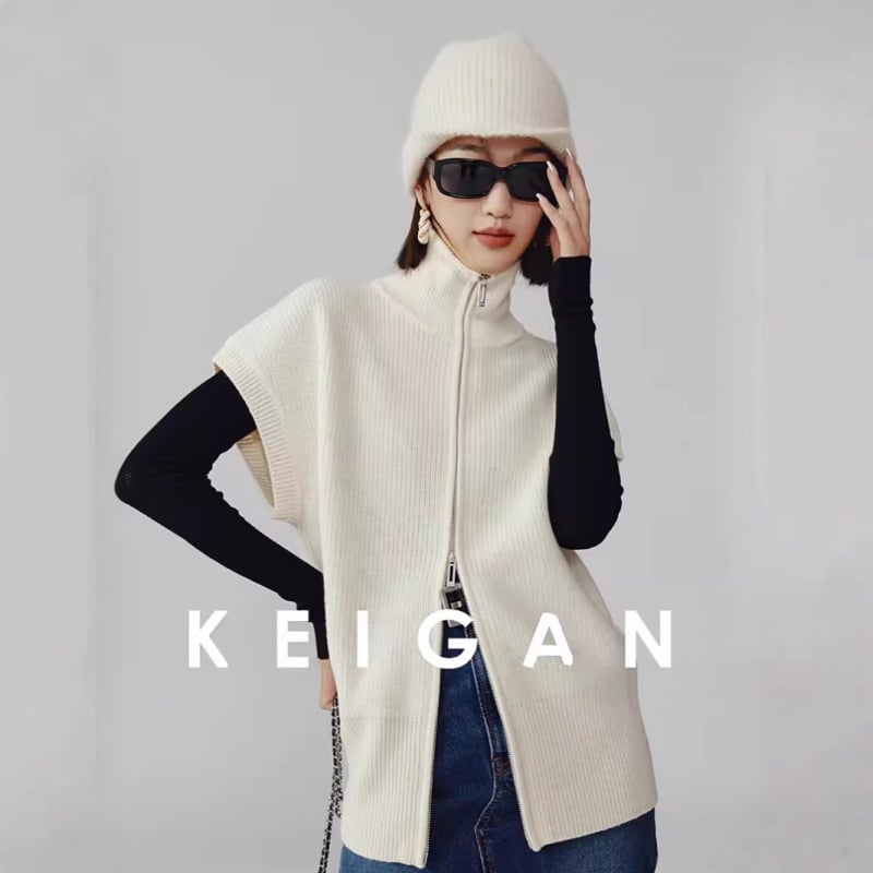 Vuneni kardigan-vest, ležerni kroj, zatvarač, visok ovratnik, duljina 50–65 cm