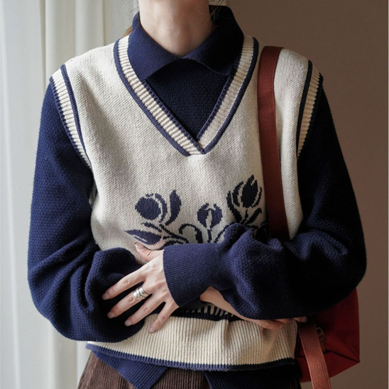 Retro vest s V izrezom za žene, ležeran kroj, floral jacquard uzorak, Arctic Velvet tkanina, 50–70% poliestera, ispod 30% akrila, jesen 2025