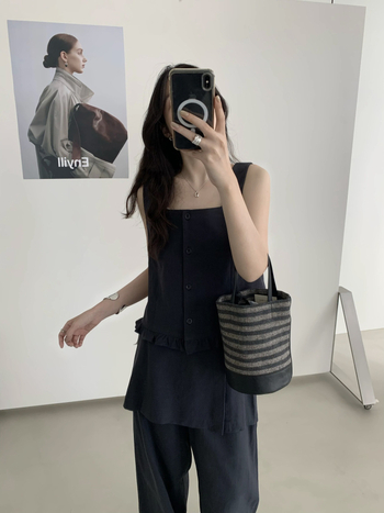 Baršunasta torba tip bucket s otvorenim vrhom, gradski jednostavan stil, skriveni džep sa zipom, jesen 2025.