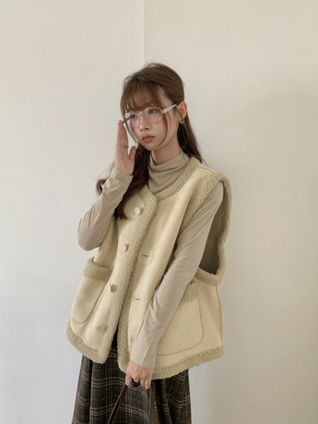 GAGD vestă fără mâneci din lână de miel pentru femei, croială lejeră, guler rotund, nasturi pe un singur rând, colecția de iarnă 2025