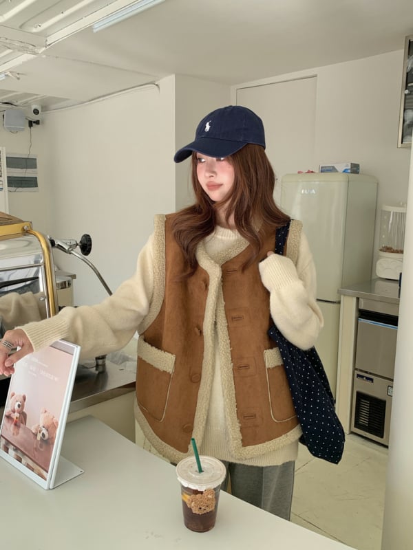 GAGD vestă fără mâneci din lână de miel pentru femei, croială lejeră, guler rotund, nasturi pe un singur rând, colecția de iarnă 2025