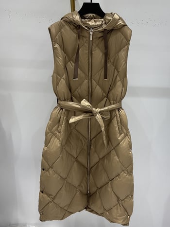 Duga ženska puffer vest s kapuljom i pojasom – vanjski najlon, patka perja 86–90%, duljina 80–100 cm, jednoredno kopčanje
