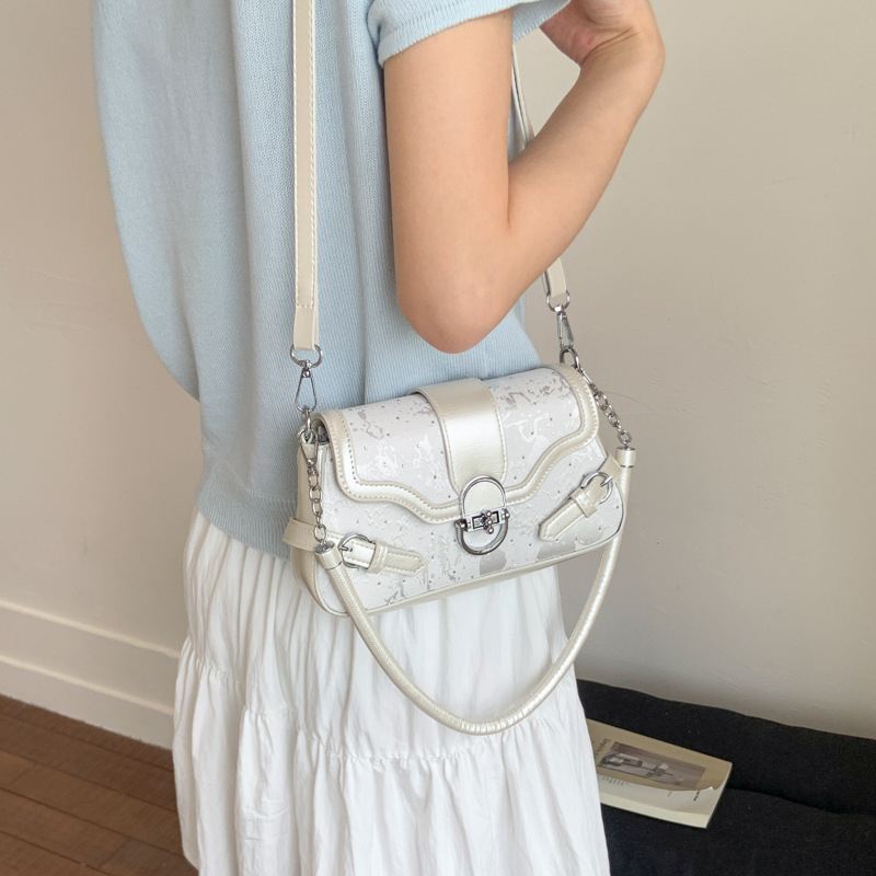 Torba za pazuh sa završnim zatvaranjem, PU koža, vodoravni kvadratni oblik, podstava od sintetičke kože, unutarnji džep sa zatvaračem, proljeće 2025