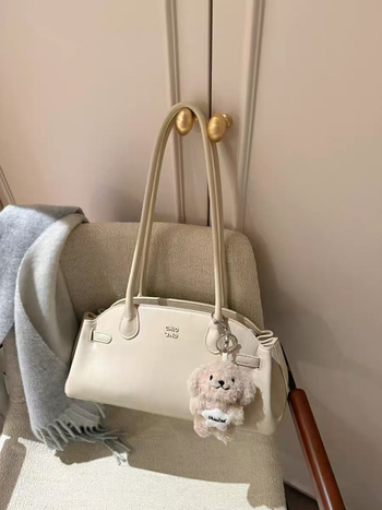 Tote torba PU koža, poliester podstava, zatvarač, proljeće 2025