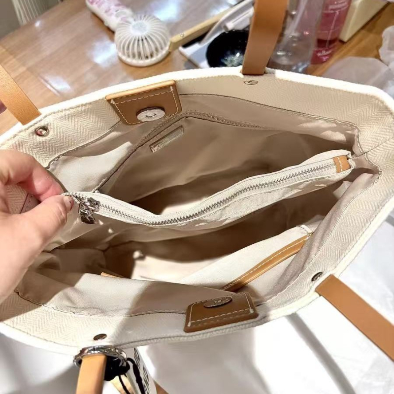 Tkaninska tote torba za poslovna putovanja – horizontalni kvadratni oblik, magnetska kopča, unutarnja zip pretinac, podstava od platna