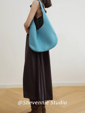 PU kožna torbica za rame u obliku kante, magnetsko zatvaranje, bez podstave, s jednim remenom, jesen 2024