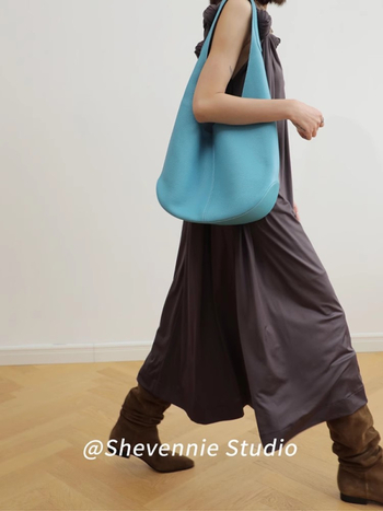 PU kožna torbica za rame u obliku kante, magnetsko zatvaranje, bez podstave, s jednim remenom, jesen 2024