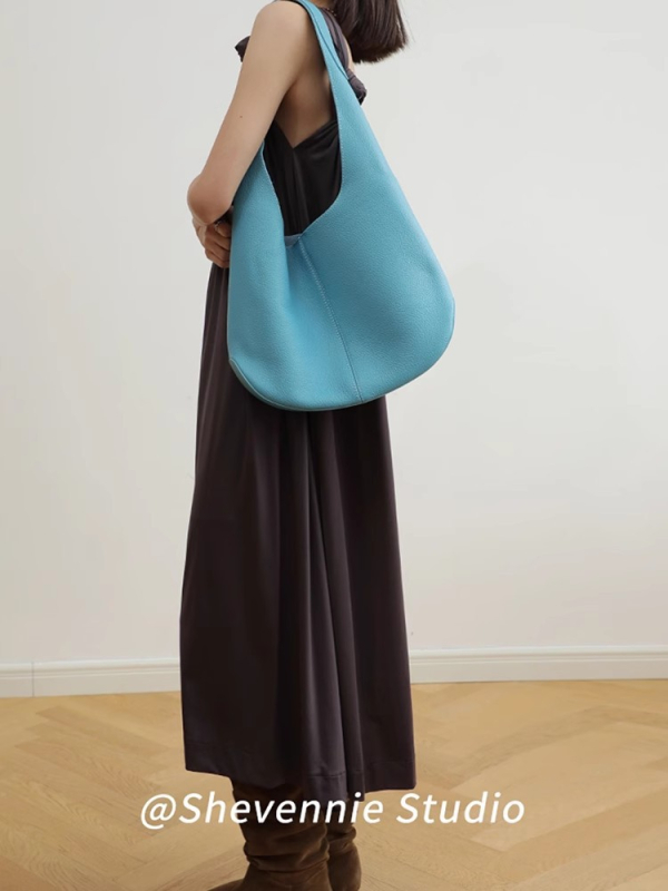 PU kožna torbica za rame u obliku kante, magnetsko zatvaranje, bez podstave, s jednim remenom, jesen 2024