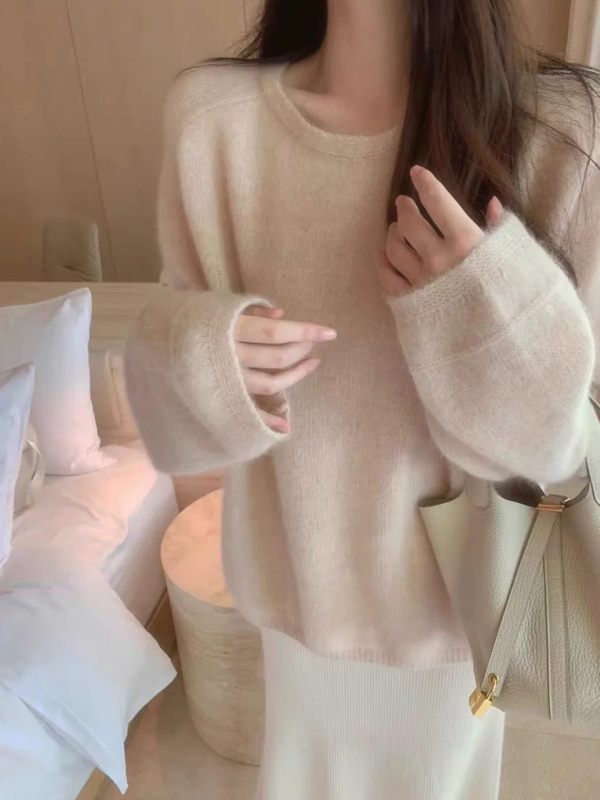 Pulover od čiste vune 95%+, slobodan kroj, okrugli izrez, dugi rukavi