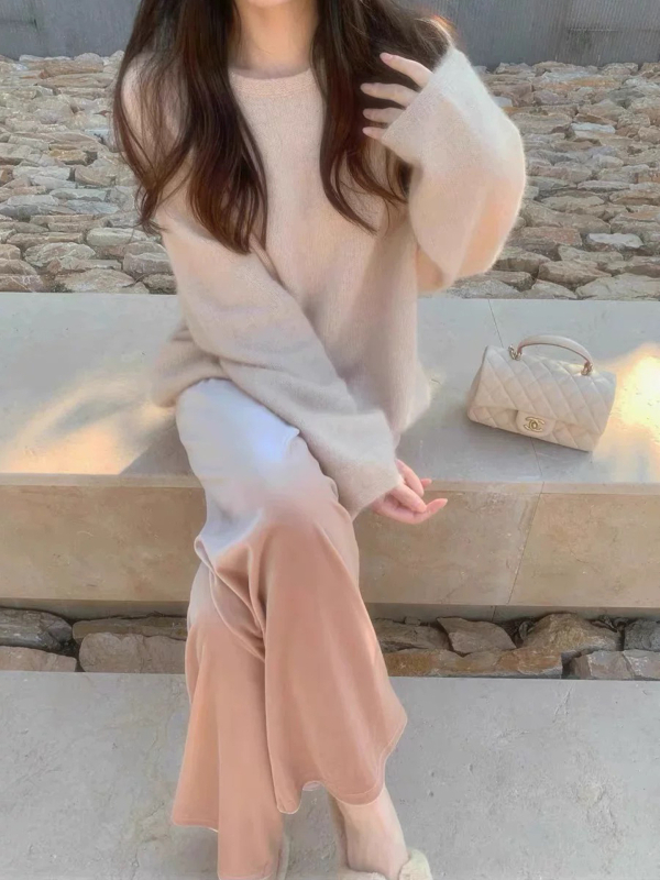 Pulover od čiste vune 95%+, slobodan kroj, okrugli izrez, dugi rukavi