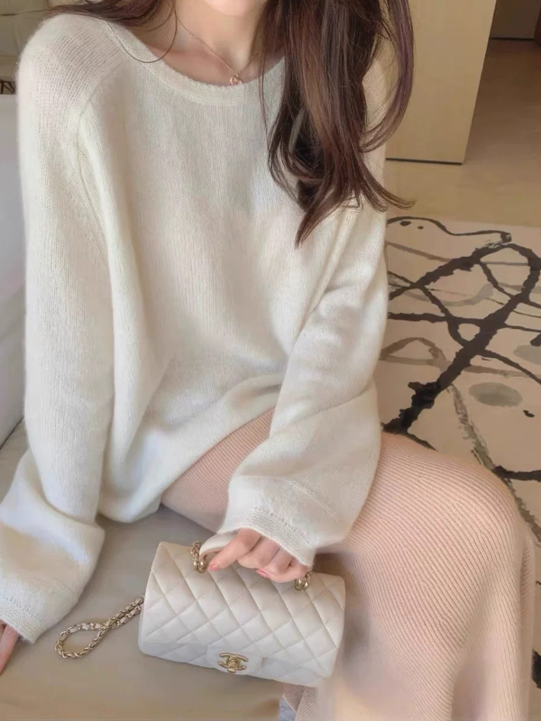 Pulover od čiste vune 95%+, slobodan kroj, okrugli izrez, dugi rukavi