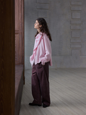Vuneni pulover s ovratnikom-šalom, nepravilnog dizajna, dugih rukava, elegantan gradski stil