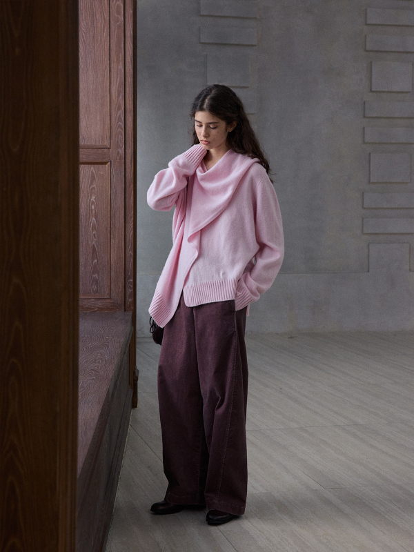 Vuneni pulover s ovratnikom-šalom, nepravilnog dizajna, dugih rukava, elegantan gradski stil