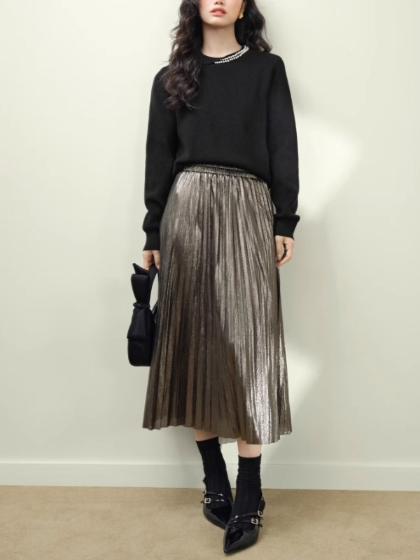 Pulover od pamuka i poliestera, okrugli izrez, dugi rukavi, uski kroj