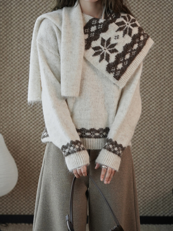 Ženski pulover od vunene smeše, debeo, s kapuljom, dugi rukavi, standardna duljina