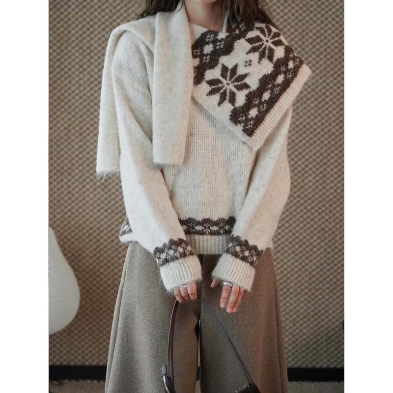 Ženski pulover od vunene smeše, debeo, s kapuljom, dugi rukavi, standardna duljina