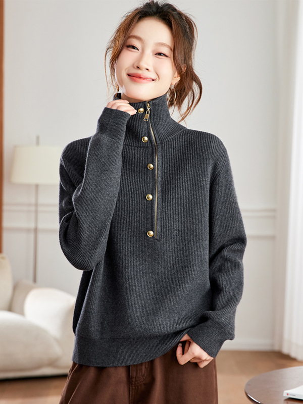 Pleteni top s poluzipom i ovratnikom s reverom, jednobojni uzorak, dugi rukavi, debeli pleteni materijal, jesen-zima 2025