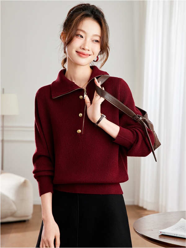 Pleteni top s poluzipom i ovratnikom s reverom, jednobojni uzorak, dugi rukavi, debeli pleteni materijal, jesen-zima 2025