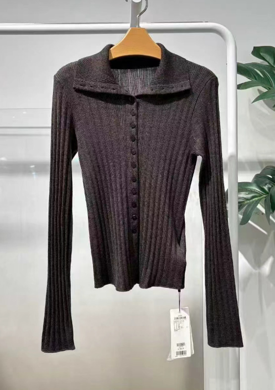 Ženski vuneni pleteni kardigan, mješavina ovčje vune i poliestera (30-50% vune), visok ovratnik, dugi rukavi, zima 2025, elegantan gradski stil