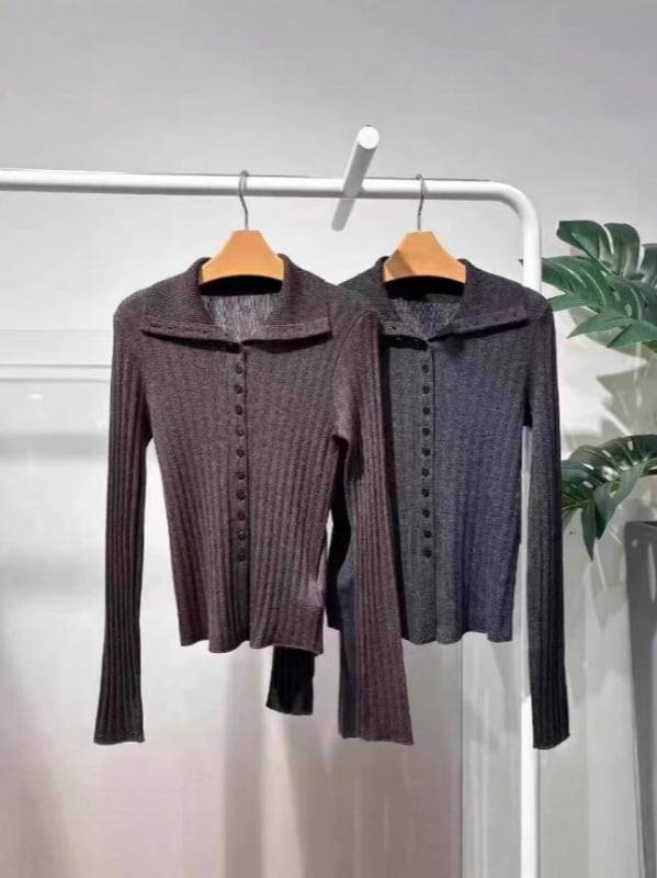 Ženski vuneni pleteni kardigan, mješavina ovčje vune i poliestera (30-50% vune), visok ovratnik, dugi rukavi, zima 2025, elegantan gradski stil