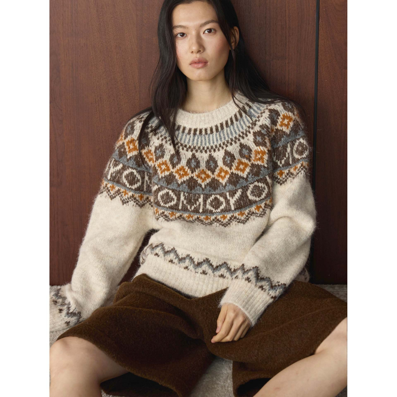 Πουλόβερ από μείγμα μαλλιού με Tweed Fair Isle, στρογγυλή λαιμόκοψη, φαρδιά γραμμή, μοτίο φυτών και λουλουδιών, Χειμώνας 2025, στυλ Ιαπωνο-Κορεατικό χαλάρωσης