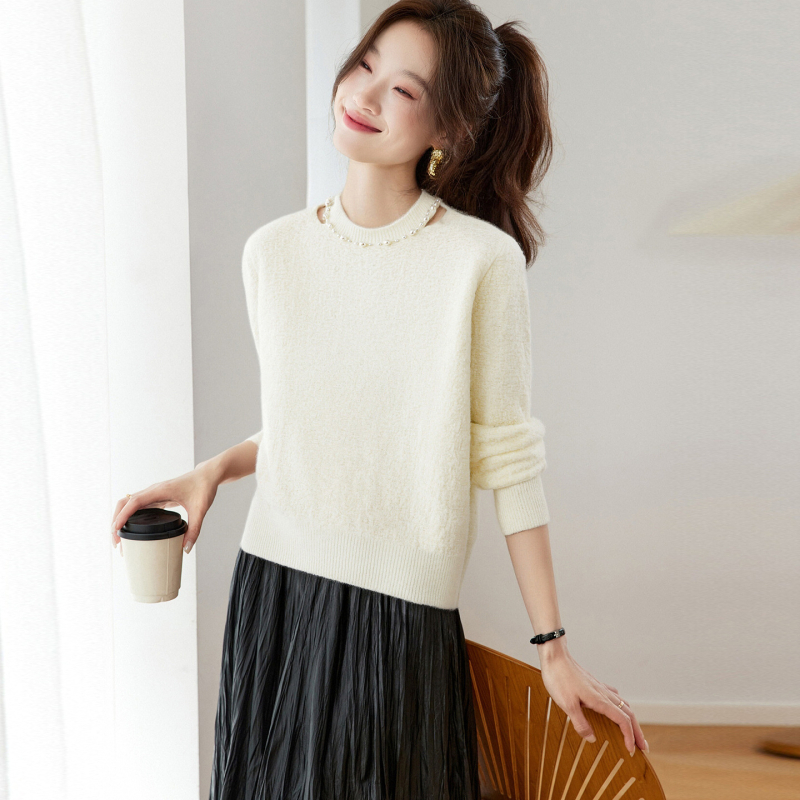 Džemper s okruglim izrezom i ukrasima od perli, slobodan kroj, dugi rukavi, pleteni materijal