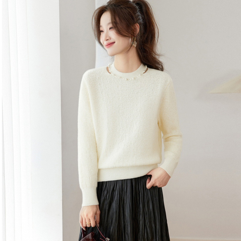 Džemper s okruglim izrezom i ukrasima od perli, slobodan kroj, dugi rukavi, pleteni materijal