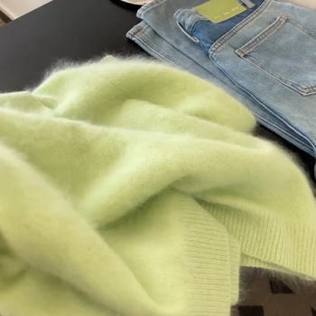 Nothing pulover s polo ovratnikom - vlakno od poliestera, 70–80% poliestera, dugi rukav, uobičajena debljina