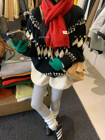 Korejski ležerni džemper s jacquardom Fair Isle, ovratnik i zatvarač (Jacquard Fair Isle; ovratnik; zatvarač; akrilna vlakna; slobodan kroj)