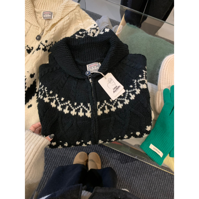 Korejski ležerni džemper s jacquardom Fair Isle, ovratnik i zatvarač (Jacquard Fair Isle; ovratnik; zatvarač; akrilna vlakna; slobodan kroj)