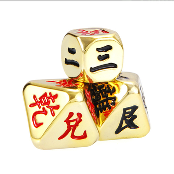 Čvrsta mesingana višestrana kocka — metalni rekvizit za igru i ukrasni predmet