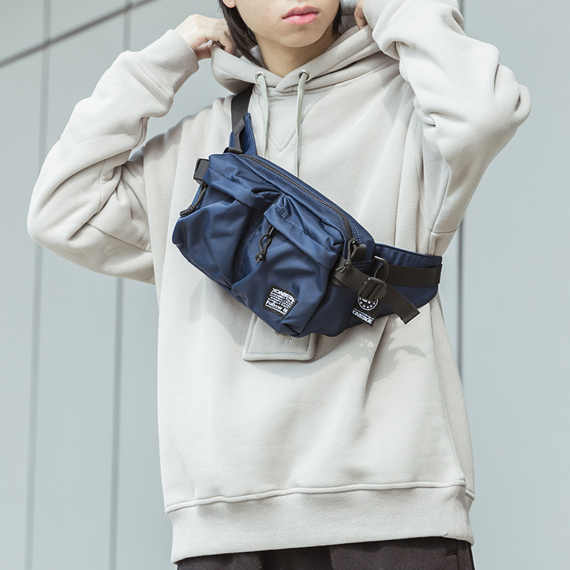 Muška crossbody torba — Oxford platno, vodoravni kvadratni oblik, zatvaranje zatvaračem, unutarnji džepovi: zip džep, džep za telefon, džep za ID; jedan remen