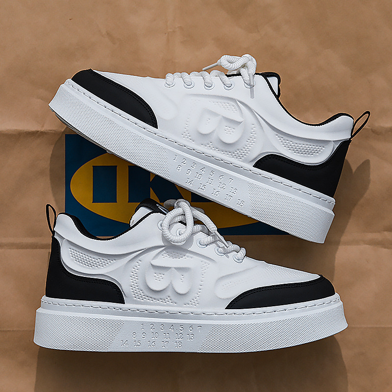 Tenisice s PU gornjim dijelom, PVC potplatom, niski kroj, vezanje, prozračna mrežasta unutrašnjost