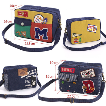 Platnena crossbody sportska torba – unisex, karikatura medvjedića i znak slova, kvadratni dizajn u boji, za vanjske sportske aktivnosti (ljeto 2023)