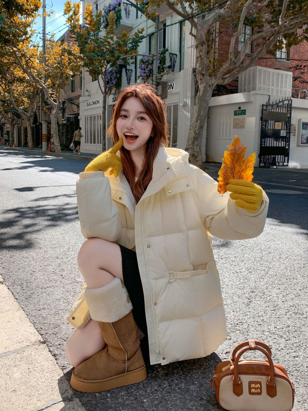 Geacă de iarnă pentru femei cu glugă, lungime midi, din puf de rață, material nylon, 86–90% puf, lungime 65–80 cm