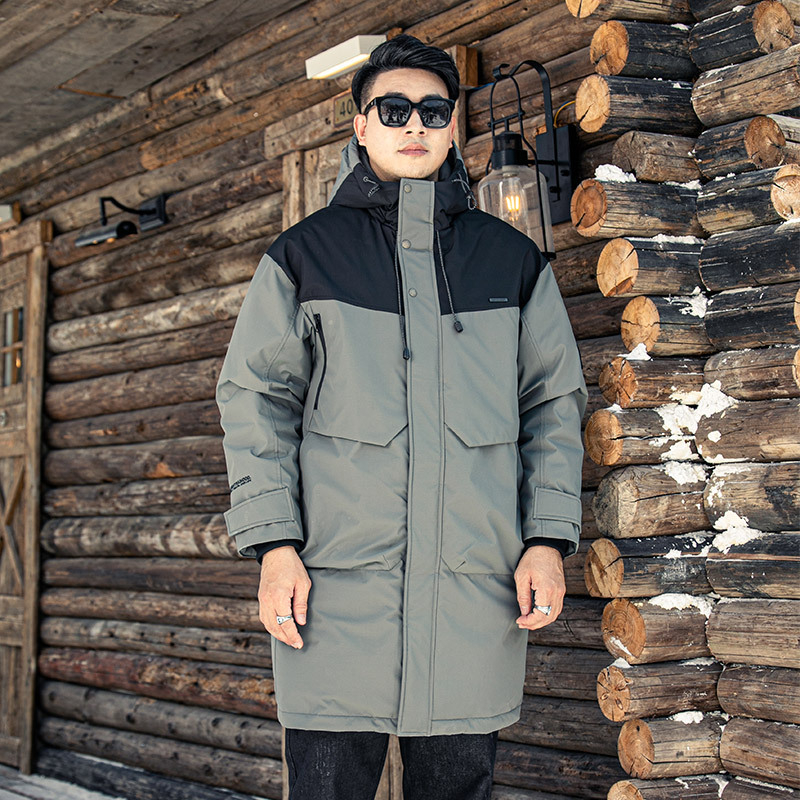 Jakna s kapuljačom od perja, sadržaj perja 91–95%, duljina 80–100 cm, temperaturni raspon -20°C do -5°C