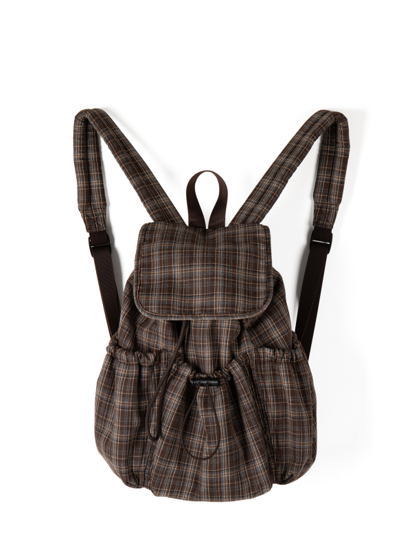 Ruksak u urbanističkom minimalističkom stilu, poliester, magnetska kopča za otvaranje, unutarnji džep sa zatvaračem i džep za dokumente, otporan na habanje