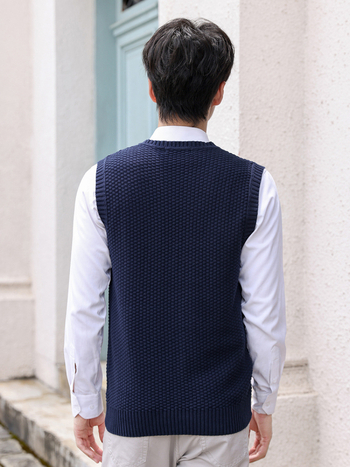 Мъжка плетена безръкавна жилетка - корейски стил, V-образно деколте, 100% памук