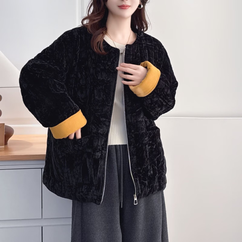 Пълнено яке от полиестерен плат и полиестер-памук пълнеж, без яка, средна дължина, дълги ръкави