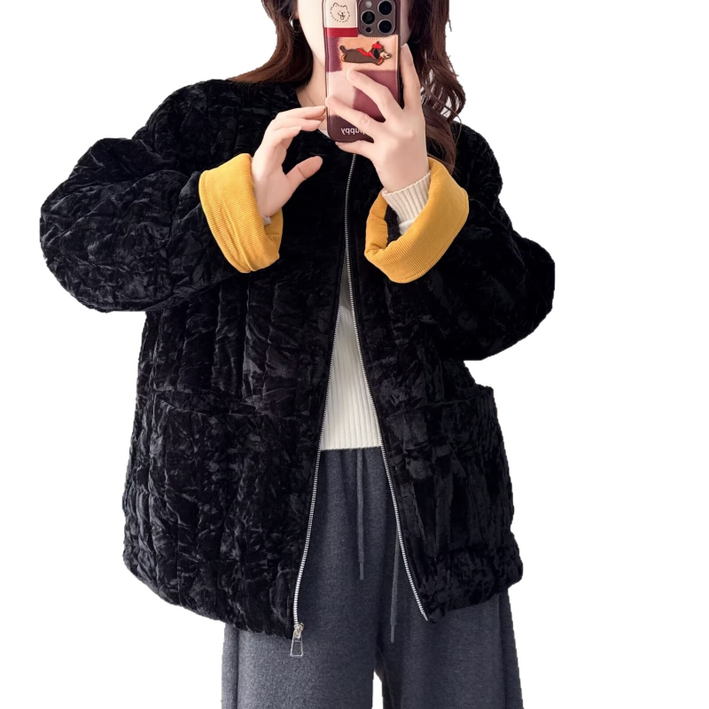 Пълнено яке от полиестерен плат и полиестер-памук пълнеж, без яка, средна дължина, дълги ръкави