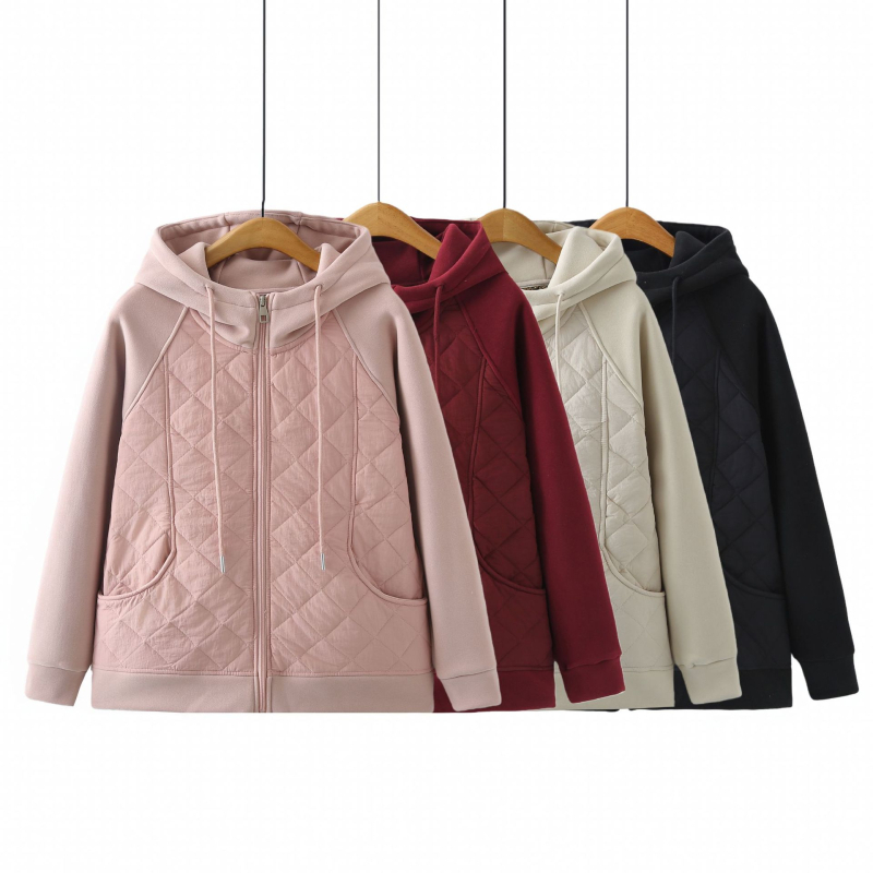 Дамско зимно палто с качулка, пухово- памучна изолация, плътна полиестерна тъкан, patchwork дизайн, цип отпред