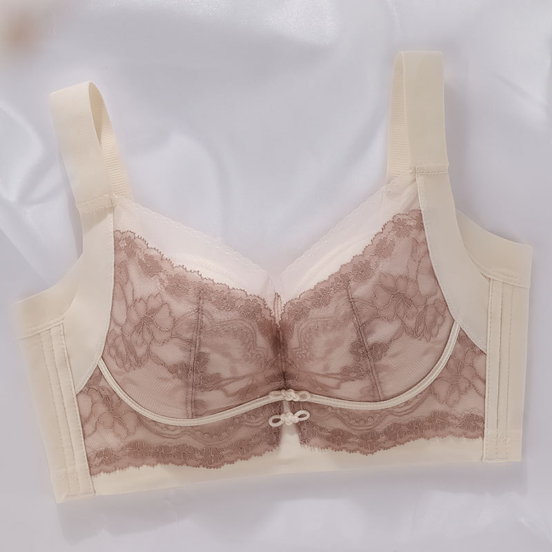 Melltartó 3/4 kosárral, közepes formázott kosár, csipke, acélgyűrű nélkül, hátul négy sor kapocs