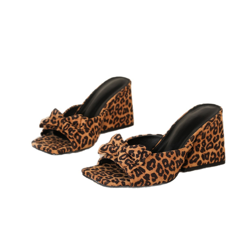 Sandale dama cu toc înalt, curea simplă, velur, vârf drept, leopard print