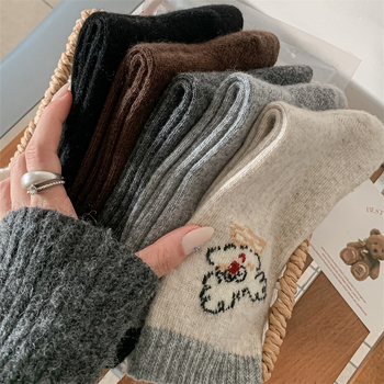 Dámske ponožky do polovice lýtka z vlneny s motívom animovaných karikatúr – teplé, mäkké, hrubá vlna